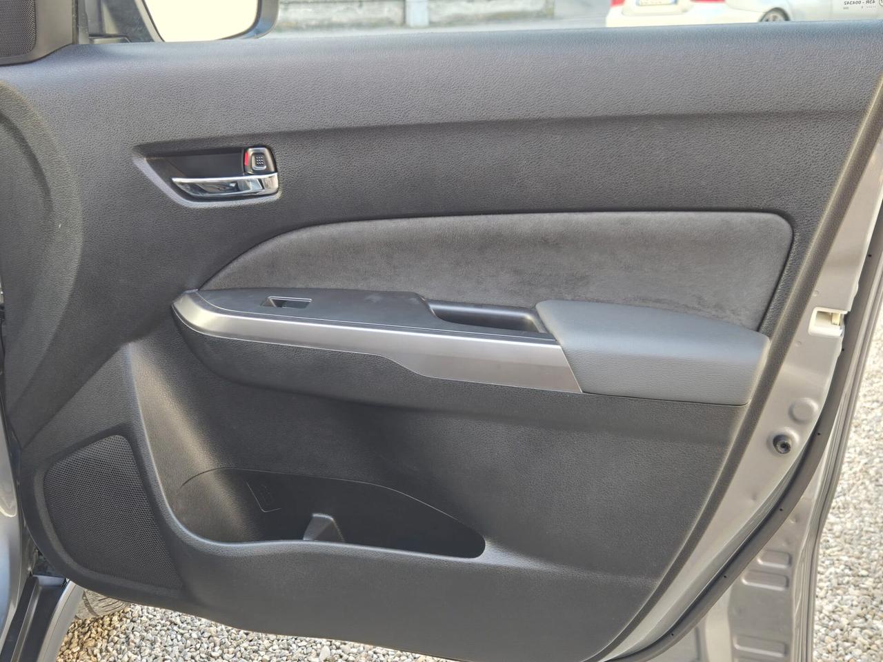 Suzuki Vitara 1.4 Hybrid Top