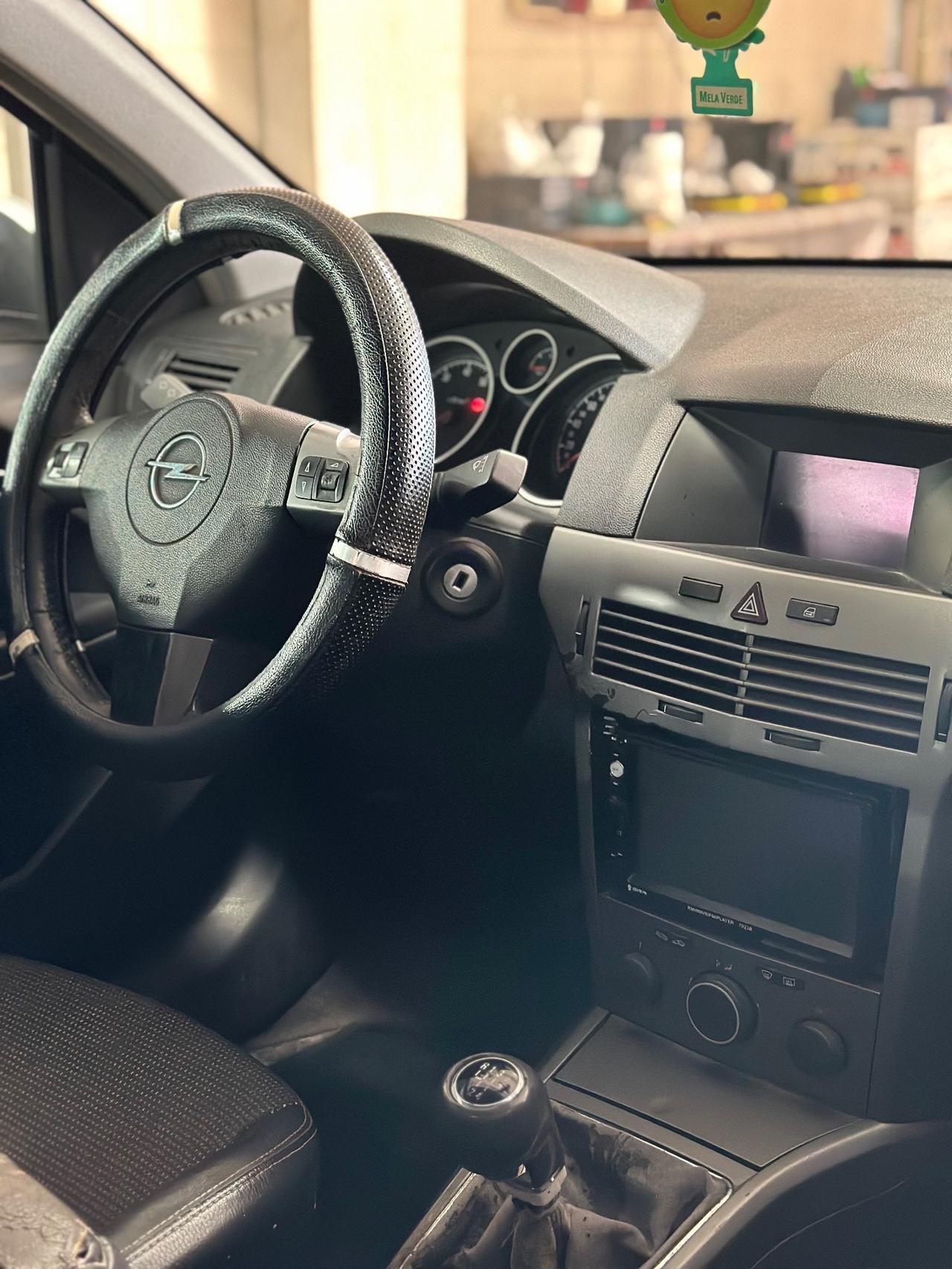 Opel Astra 1.4 BENZINA 2005