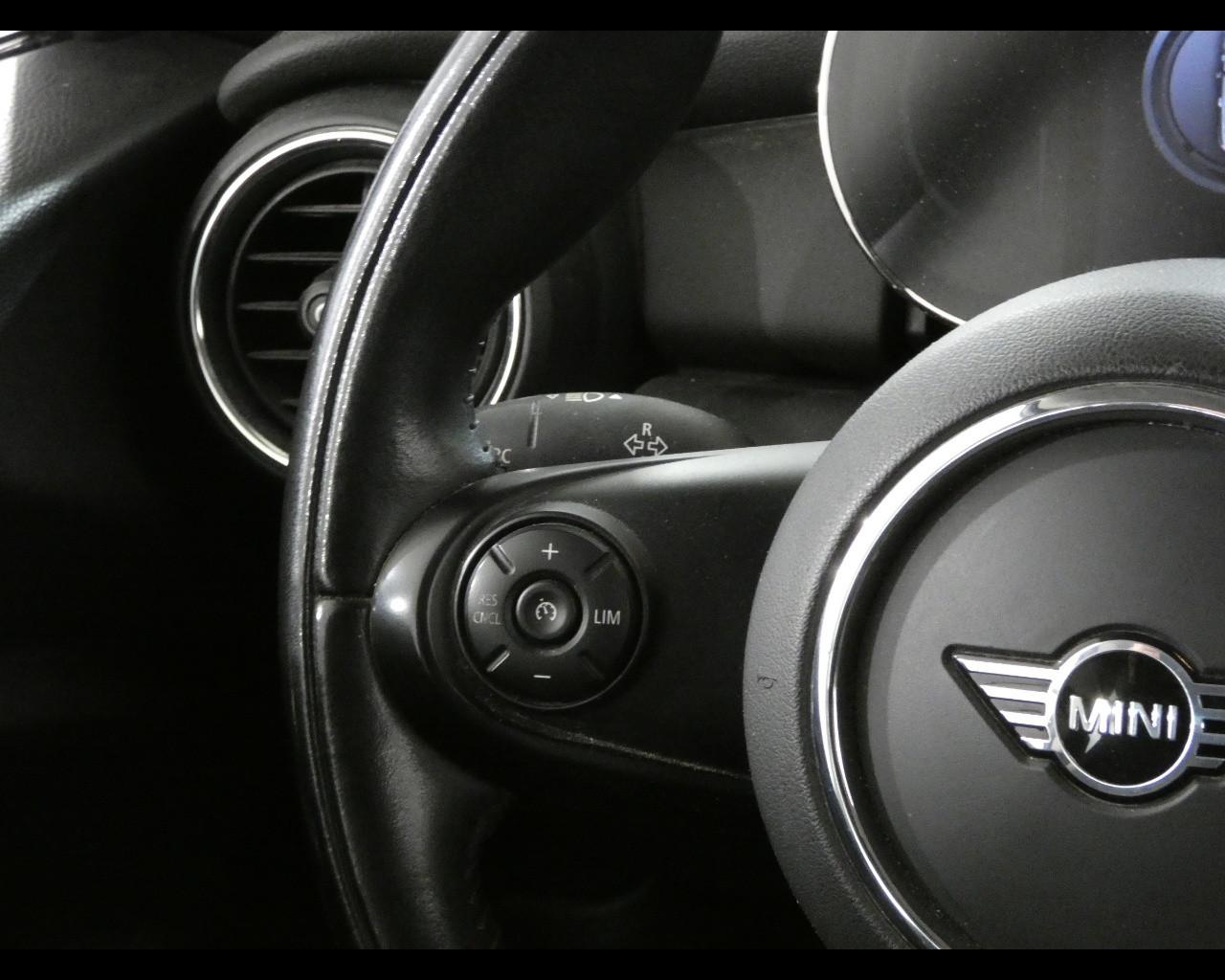 MINI Mini 4ª serie (F56) - Mini 1.5 One 75 CV