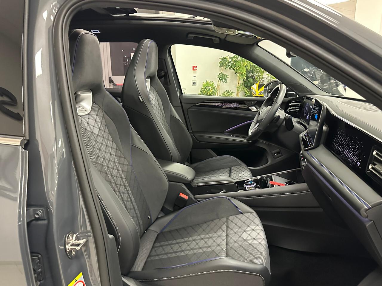 Volkswagen Tiguan 2.0 TDI 193 CV DSG 4MOTION R-Line - 2025
