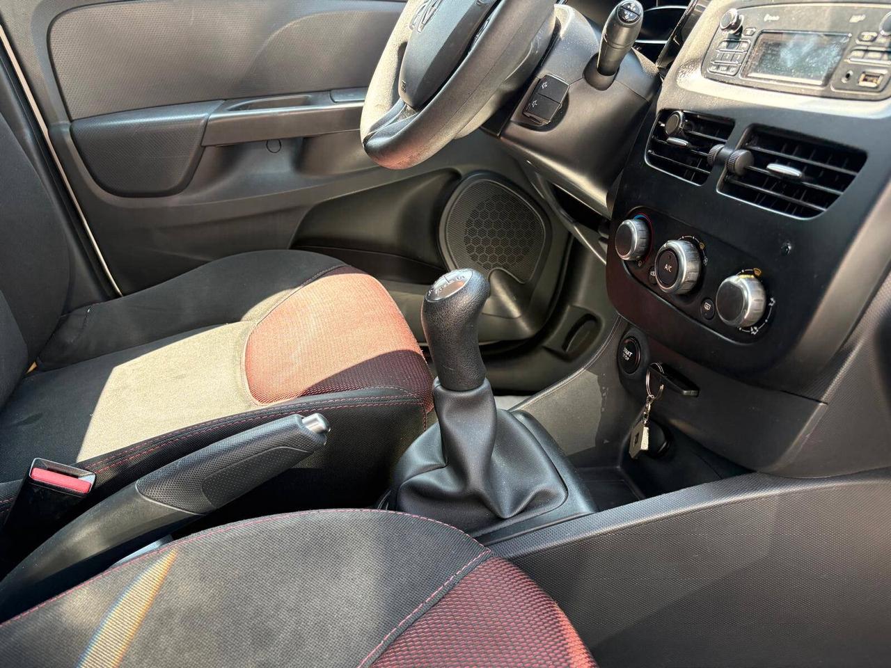 Renault Clio Sporter 1.2 75CV Live