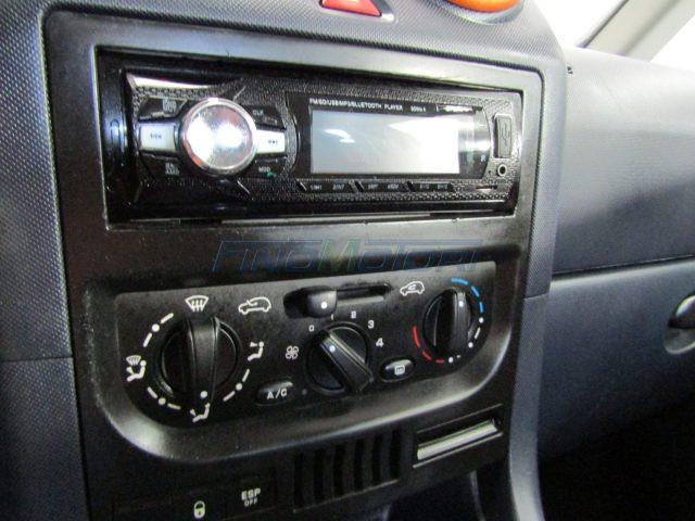 PEUGEOT 1007 1.4 Happy 73 CV NEOPATENTATI