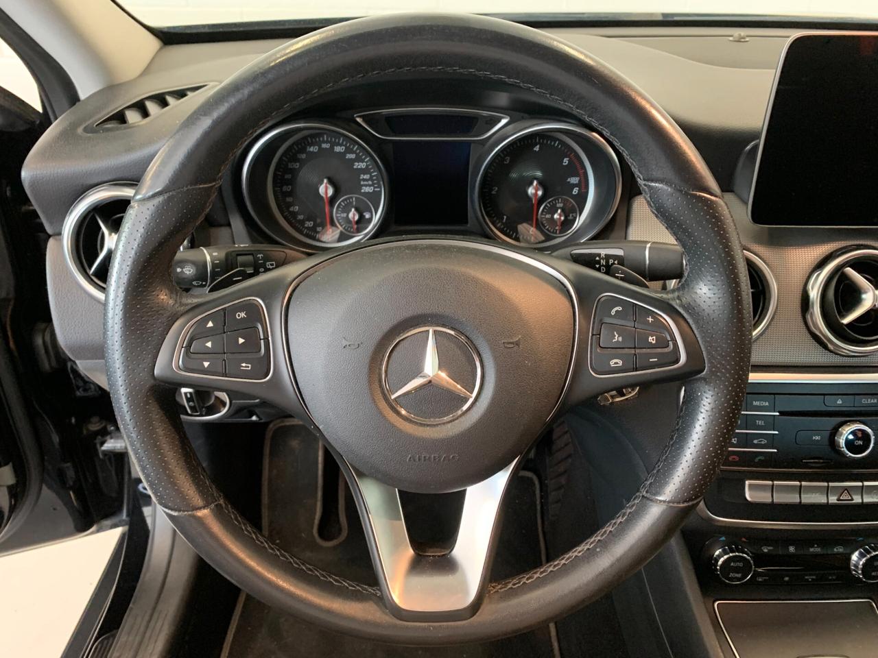 Mercedes-benz GLA 200 220 d Automatic Sport
