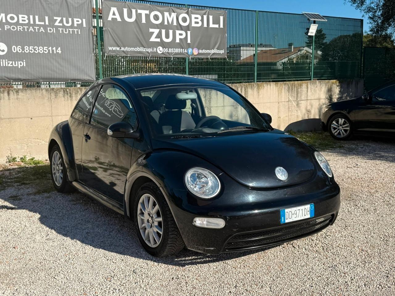 VOLKSWAGEN NEW BEETLE