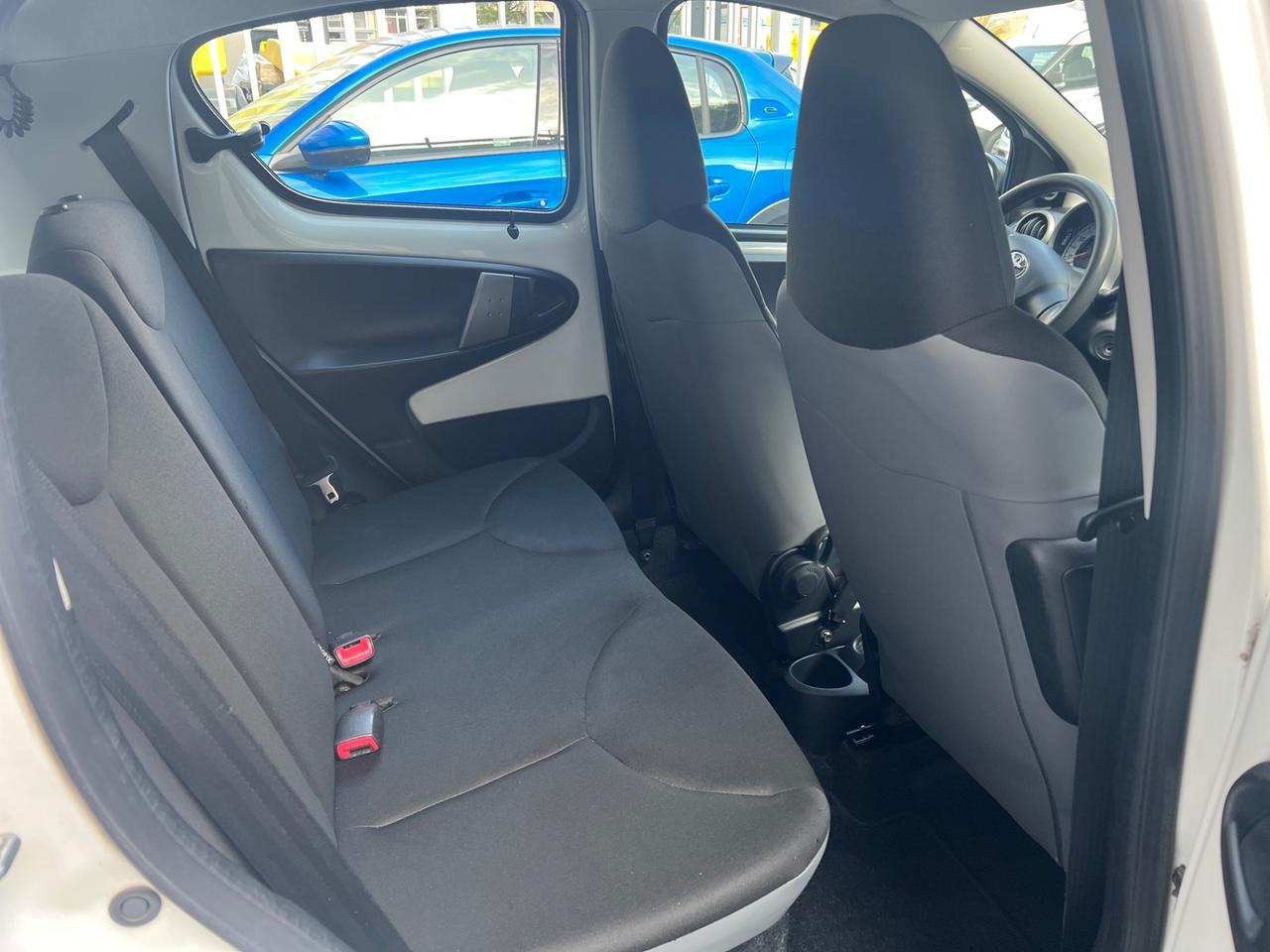 Toyota Aygo 1.0 12V VVT-i 5 porte Lounge Connect