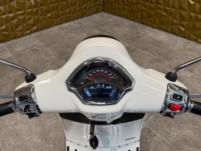 Vespa GTS 300 hpe Super