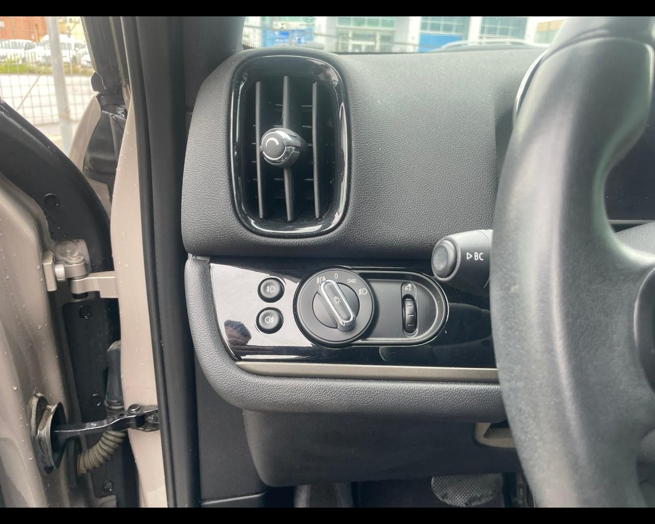 MINI Mini Countrym.(F60) - Mini 1.5 Cooper Business Countryman