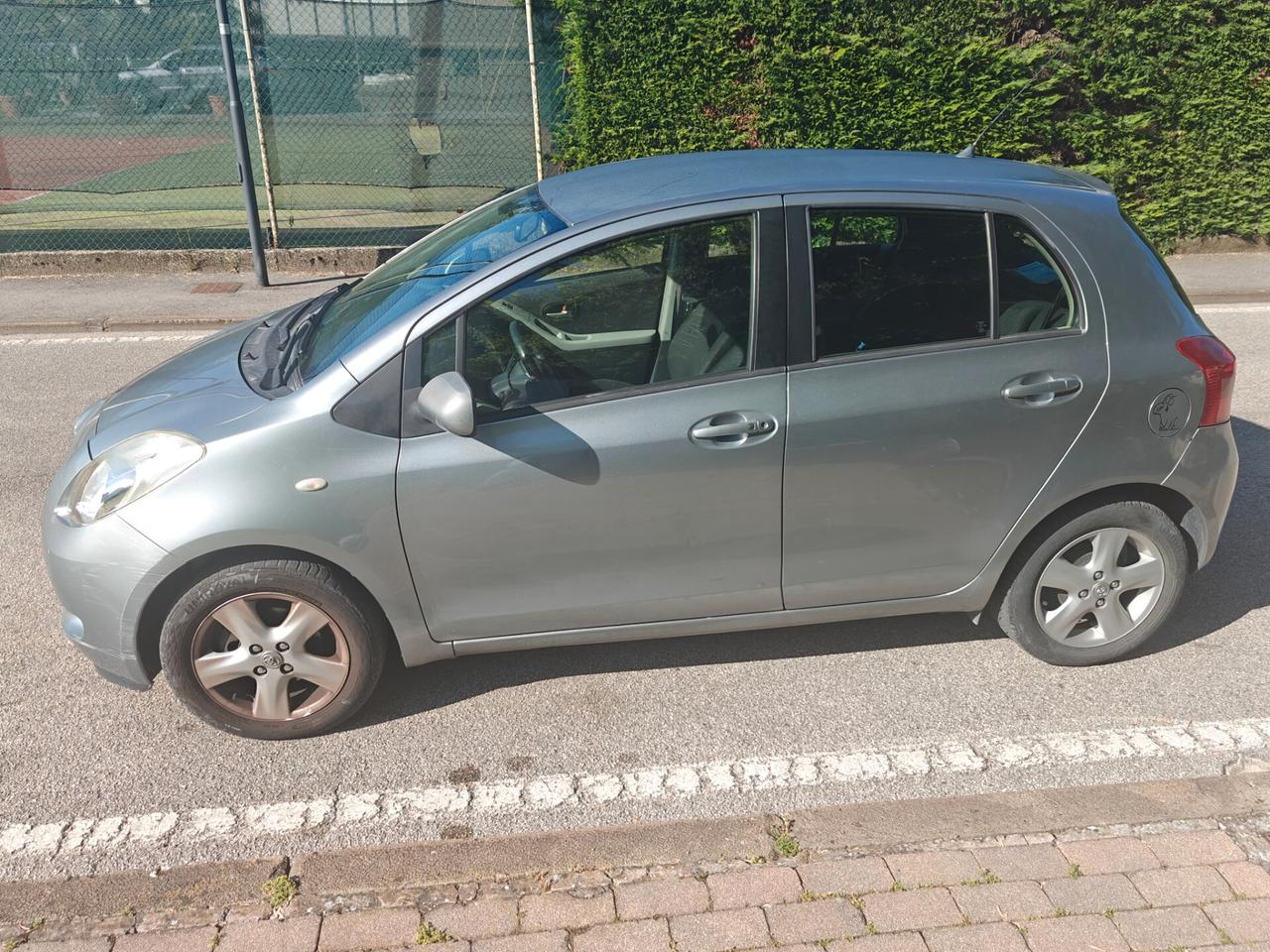 Toyota Yaris 1.0 5 porte - FRIZIONE NUOVA - NEOPATENTATI