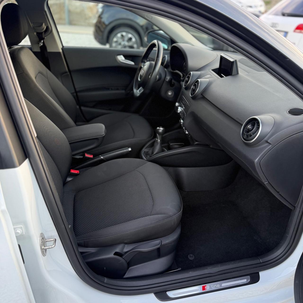 AUDI A1 Sportback S-line 1.0 TFSI 95 CV NEOPATENT.