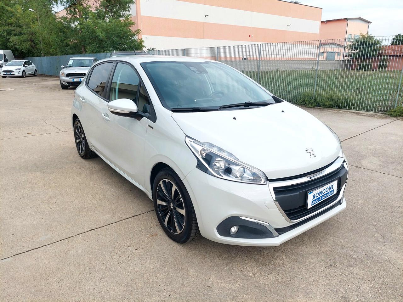 PEUGEOT 208 1.2 Pure Tech Signature 5p - 2019