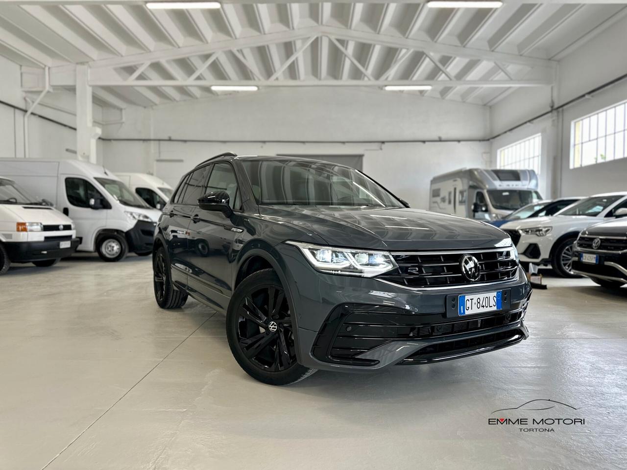 Volkswagen Tiguan 2.0 tdi R-Line 150cv DSG + Fari Matrix Service VW