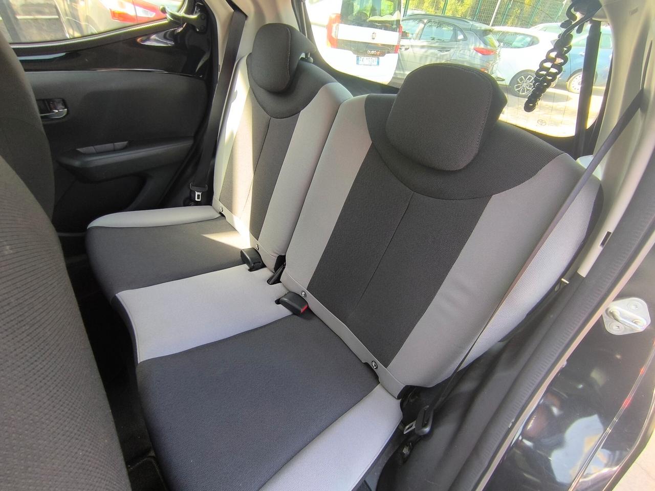 Toyota Aygo 1.0 VVT-i 69 CV 5 porte x-black TSS