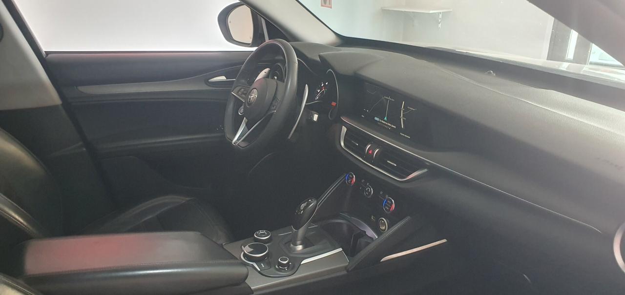 Alfa Romeo Stelvio 2.2 Turbodiesel 210 CV AT8 Q4 Executive