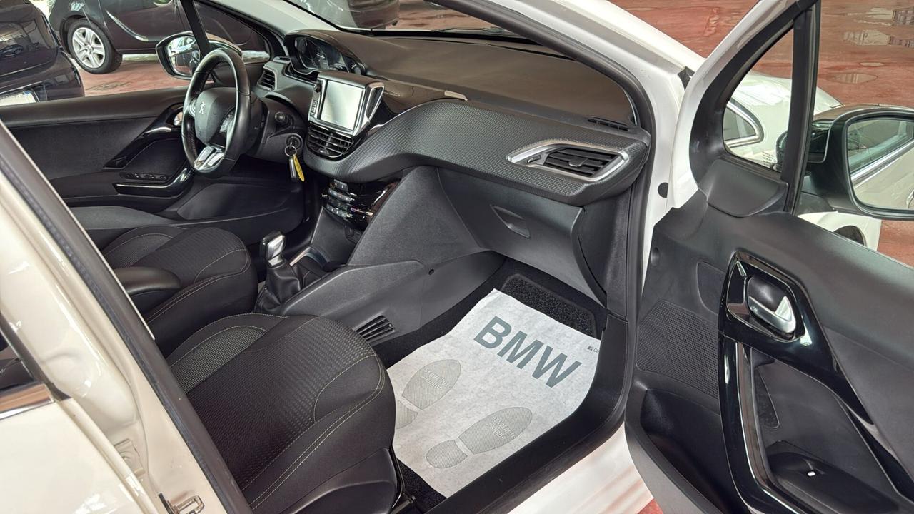 Peugeot 208 PureTech 82 5 porte Allure