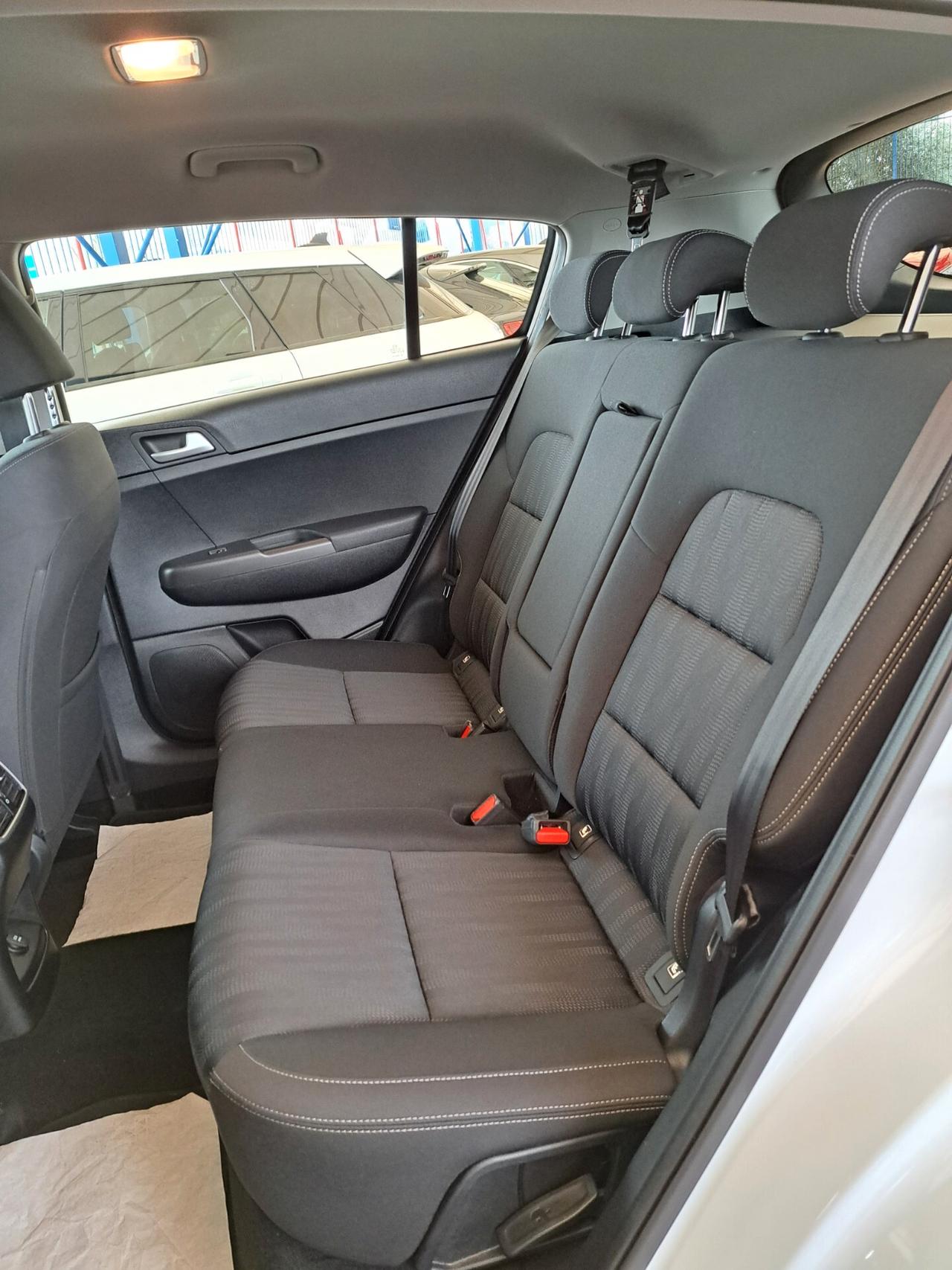 Kia Sportage 1.6 CRDI 136 CV 2WD Mild Hybrid Business Class