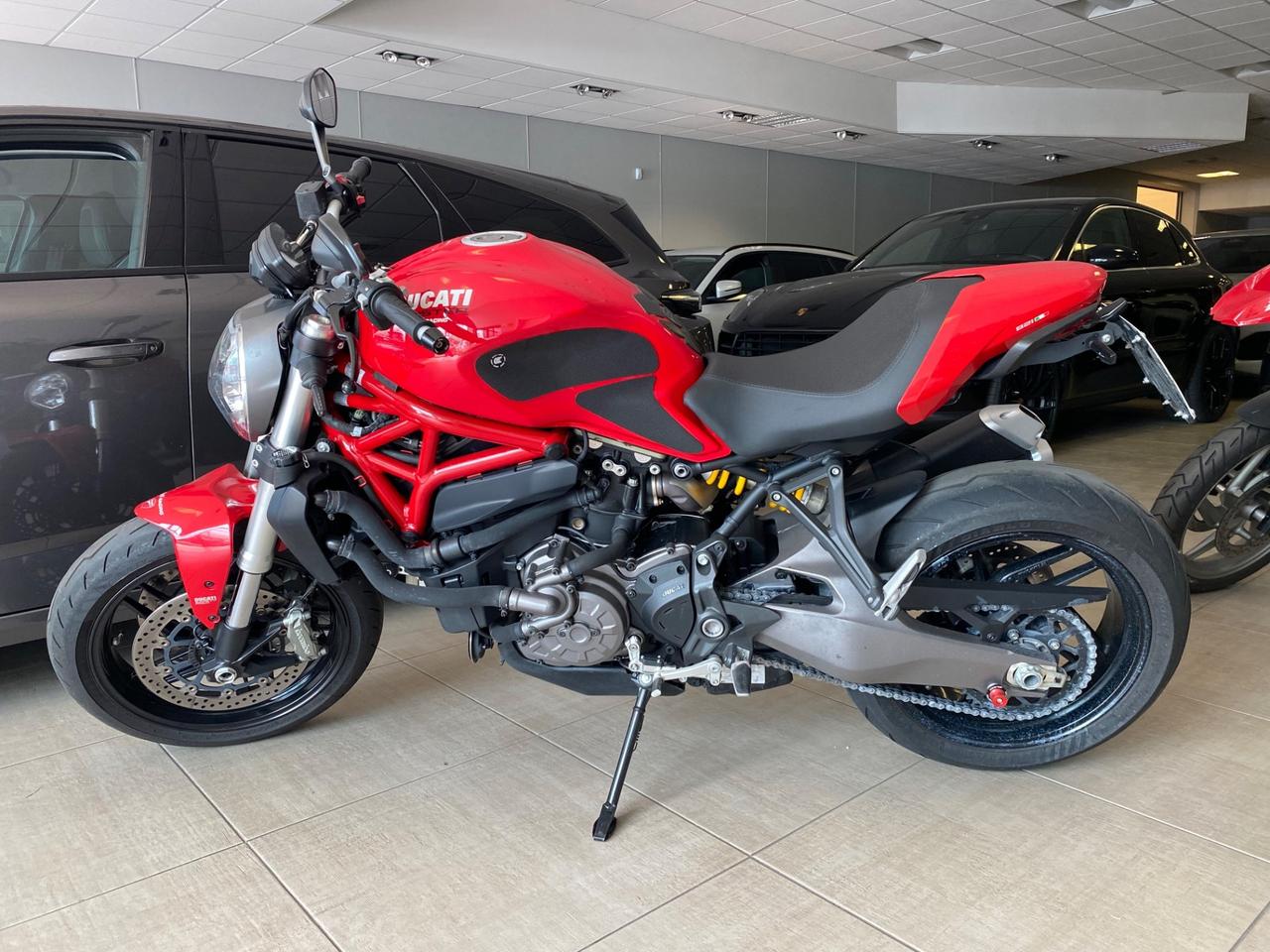 DUCATI MONSTER 821 ABS