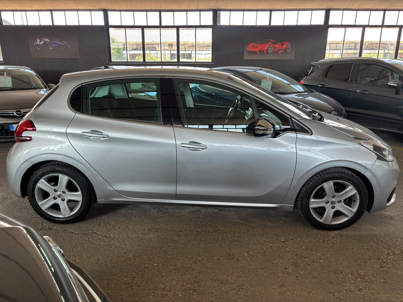 Peugeot 208 1.2 BENZINA 60KW 82CV 5 porte Allure