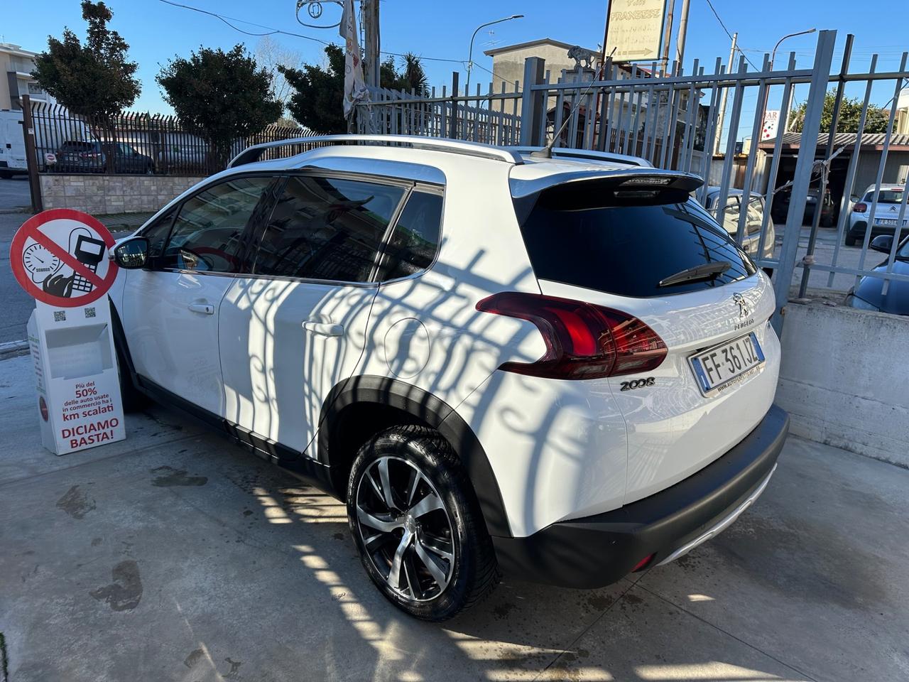 Peugeot 2008 BlueHDi 100 Allure