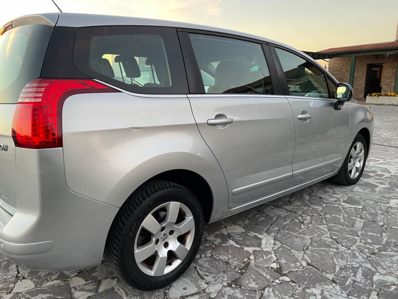 Peugeot 5008 1.6 HDi 112CV Business