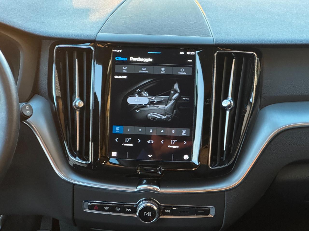 Volvo XC 60 XC60 B4 (d) automatico Business