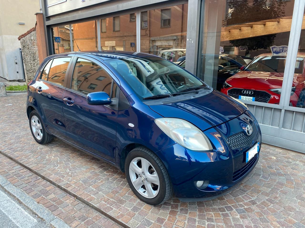 Toyota Yaris 1.0 5 porte Sol