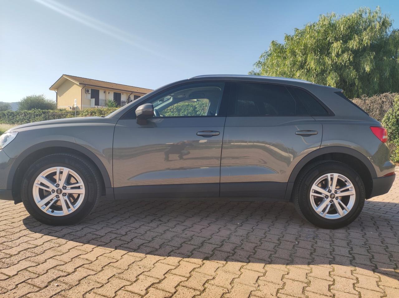 Audi Q3 35 TDI S tronic Business Advanced