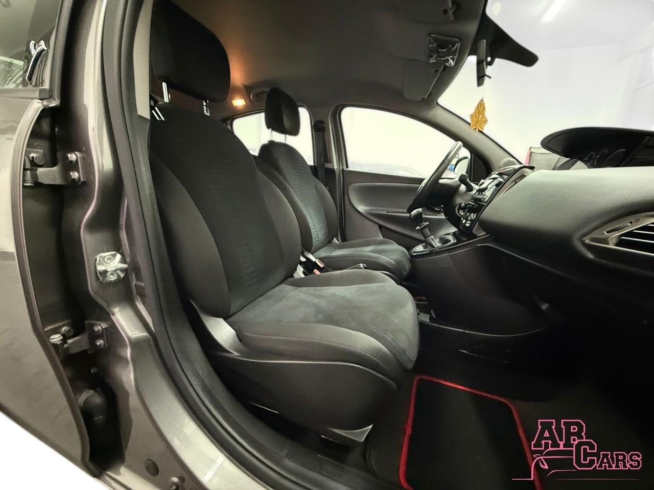 Lancia Ypsilon 1.2 69 CV GOLD SOLO 26000 KM!!!