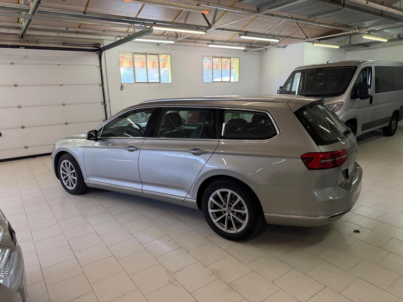 Volkswagen Passat Variant 2.0 TDI DSG Highline BlueMotion Technology