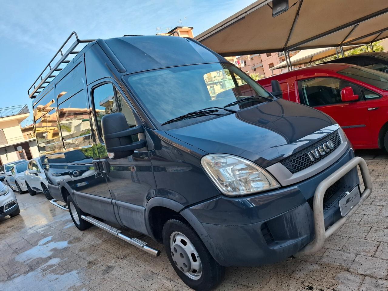 Iveco Daily 3.0-MATIC-CABINATO BOX