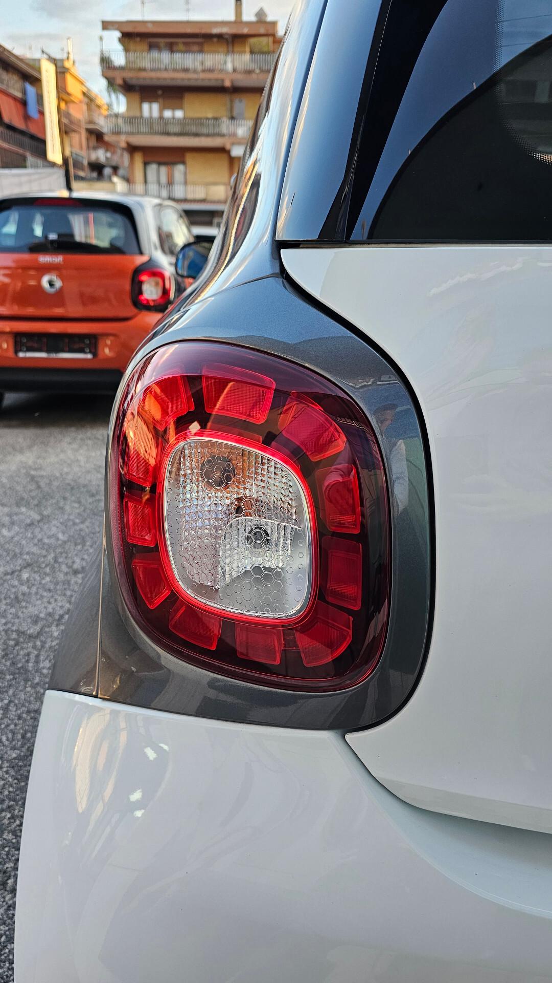 Smart ForFour 90 0.9 Turbo twinamic Passion UNIPRO NAV ANDROID TAGL UFF LED