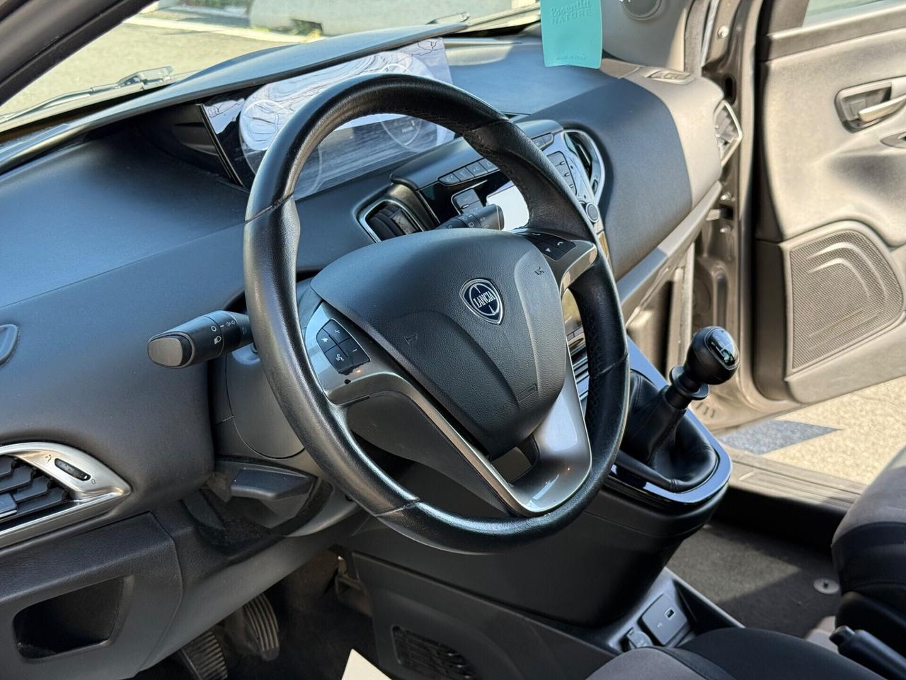 Lancia Ypsilon 1.2 69 CV-GPL-PERMUTABILE