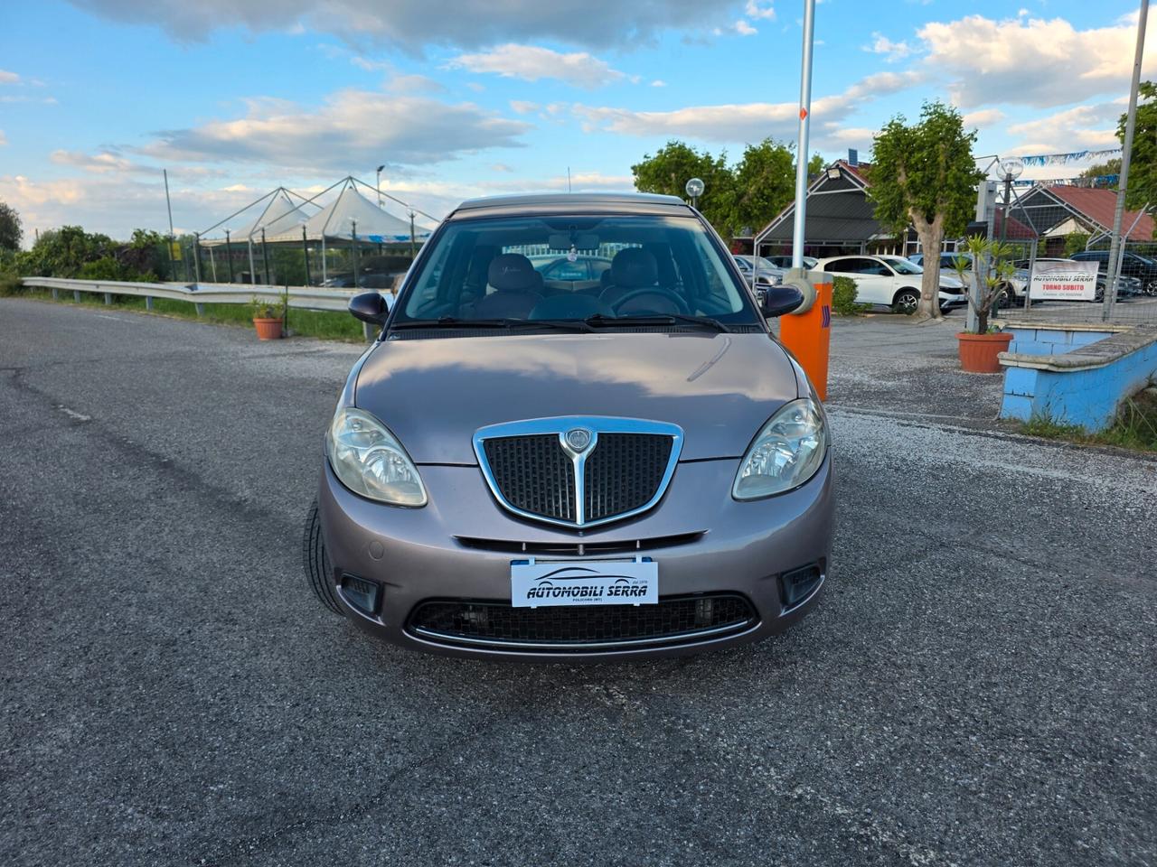 Lancia Ypsilon 1.4 Argento Ecochic GPL