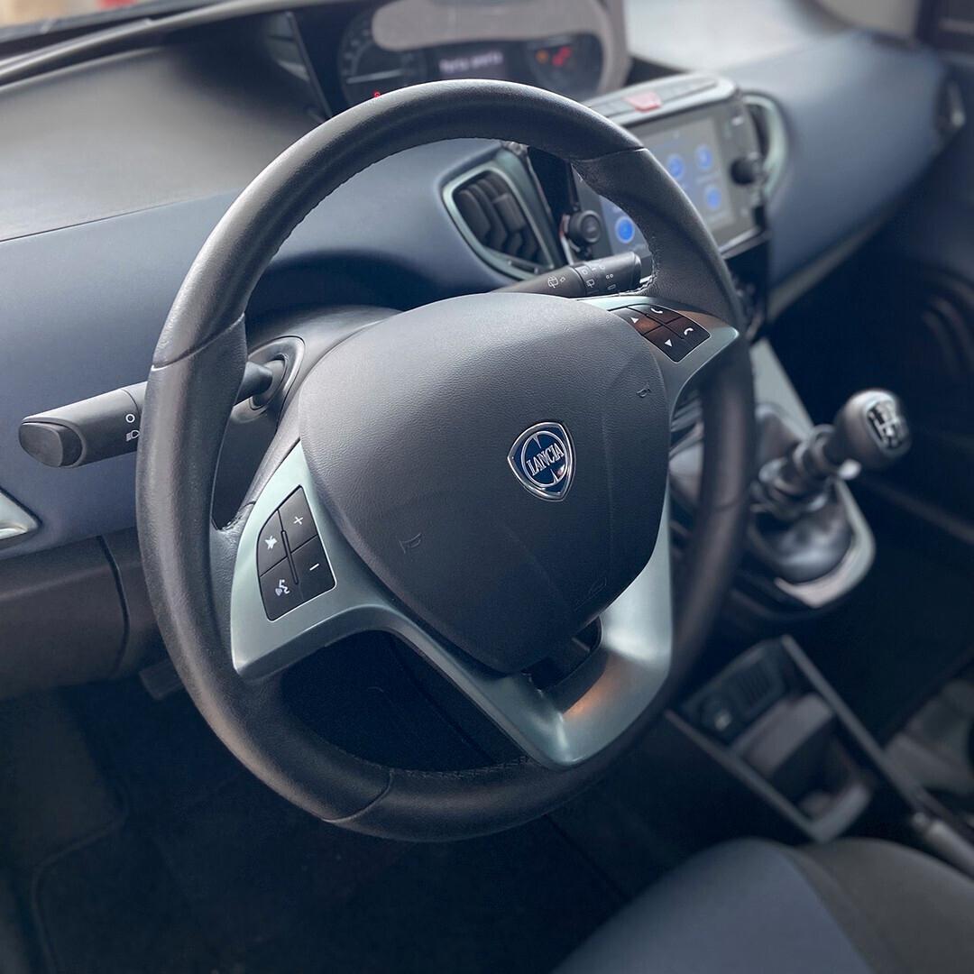 Lancia Ypsilon 1.0 FireFly 5 porte S&S Hybrid Gold