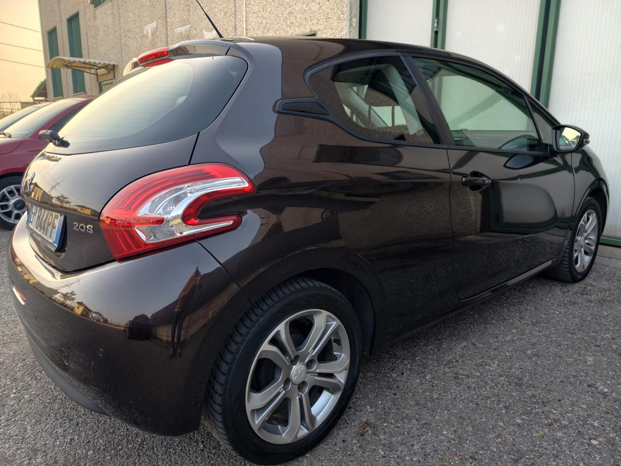 Peugeot 208 1.2 BENZINA NEOPATENTATI 3 PORTE 2012