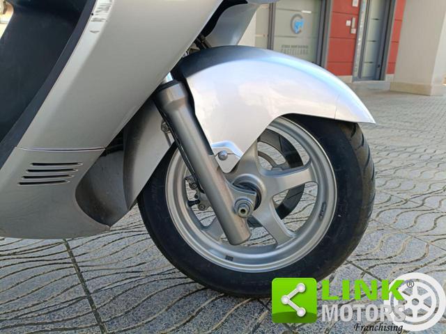 SUZUKI Burgman AN 400 S