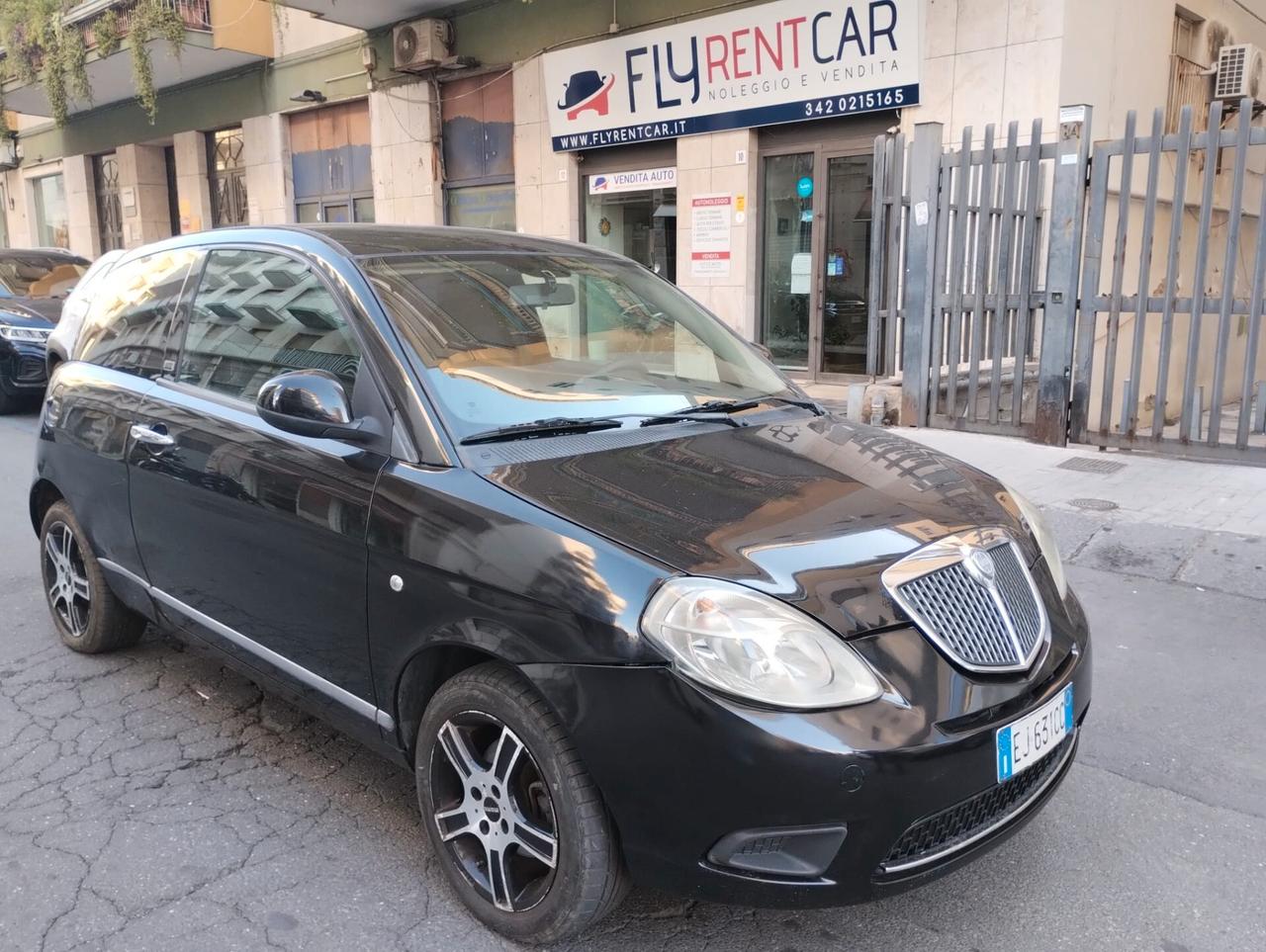 Lancia Ypsilon 1.3 MJT 75 CV Diva