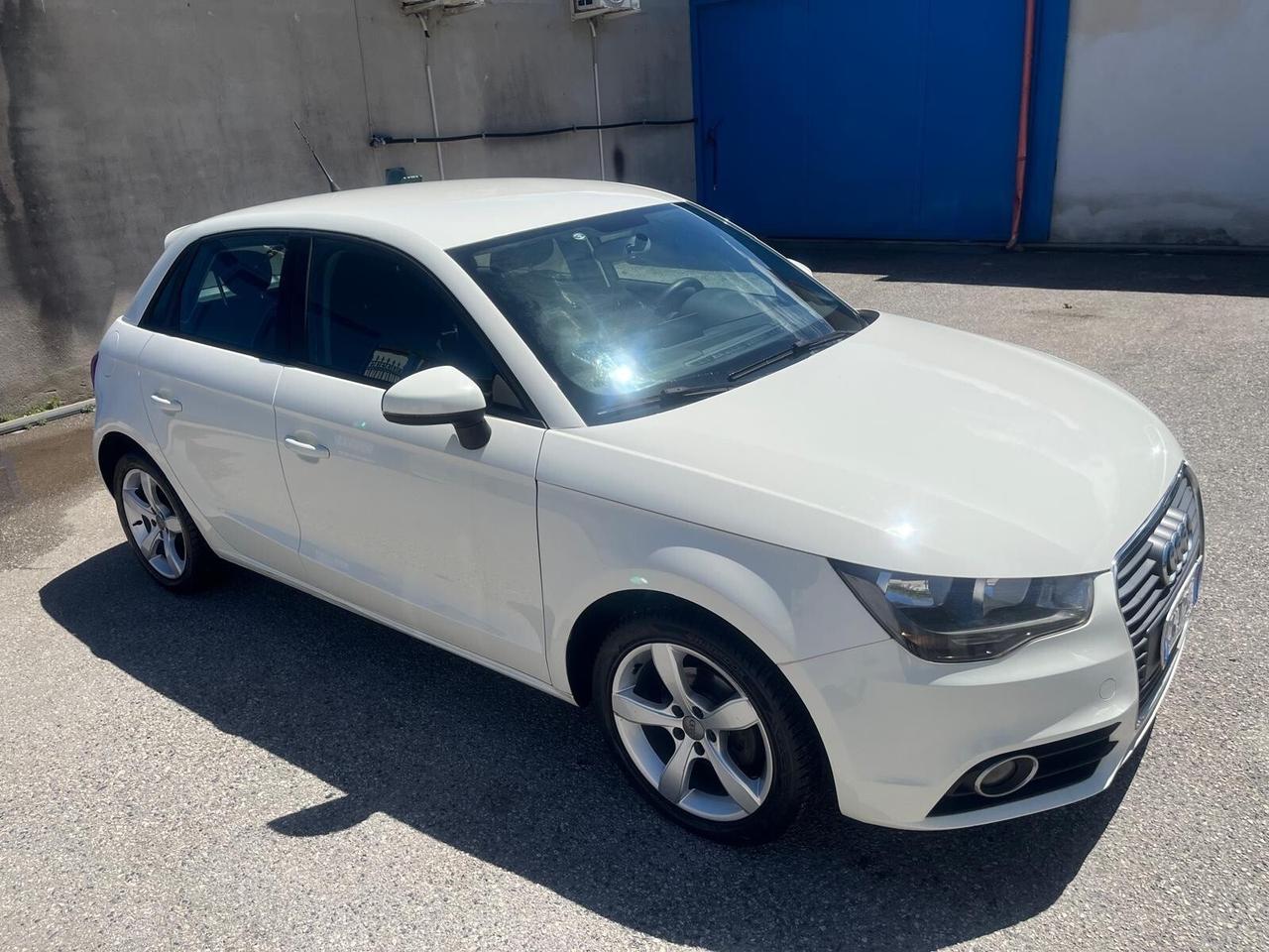 Audi A1 5P-1.6 tdi/90cv-full-2014