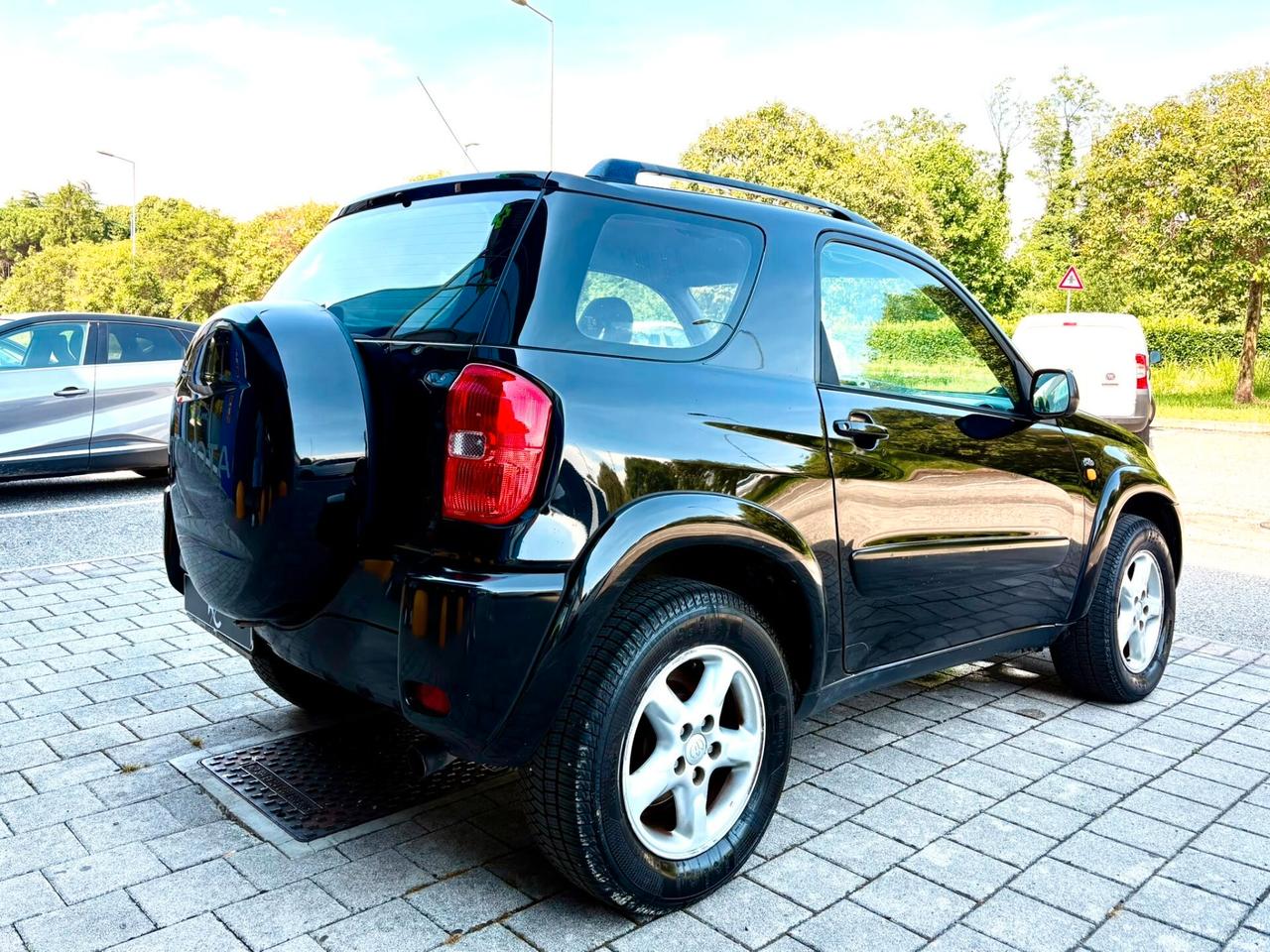 Toyota RAV 4 RAV4 2.0 Tdi D-4D cat 3 porte Sol