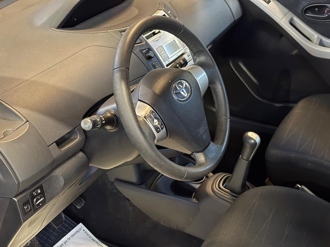 Toyota Yaris 1.0 5 porte Sol