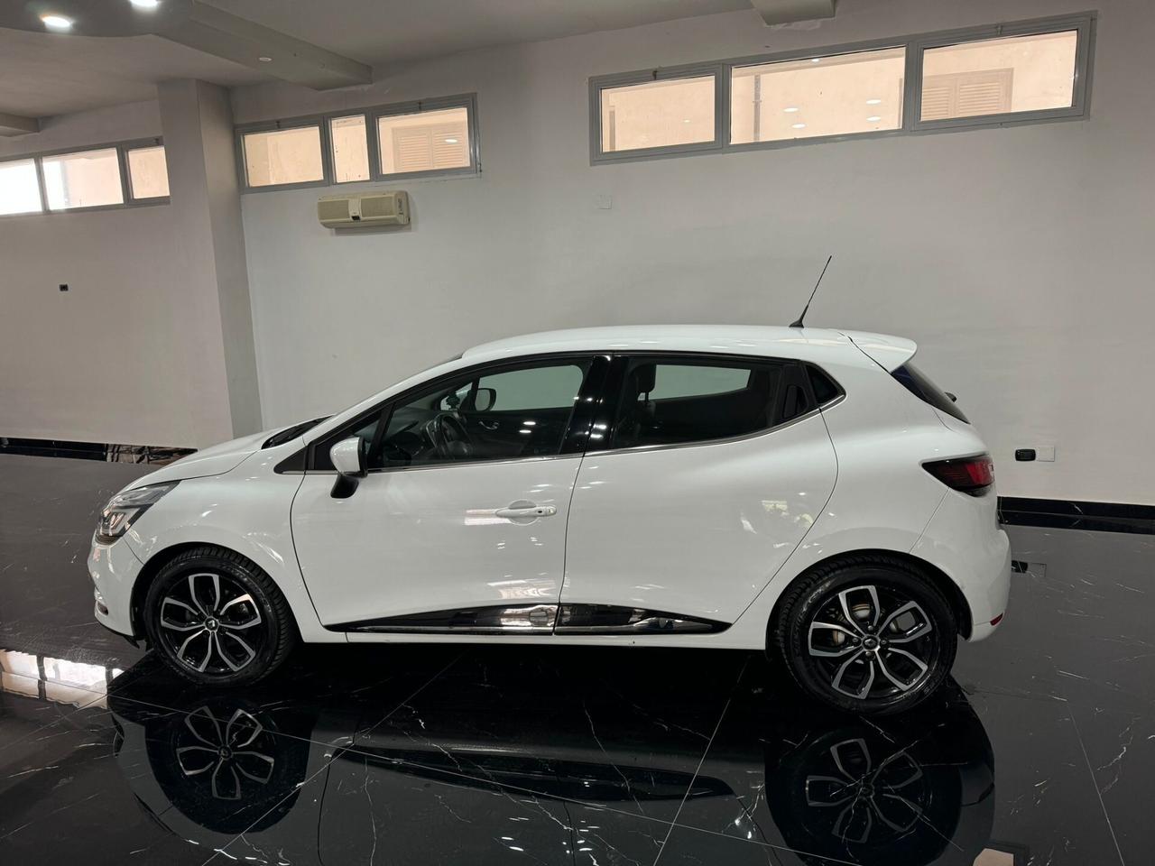 Renault Clio dCi 8V 90CV EDC Start&Stop 5 porte Energy Intens