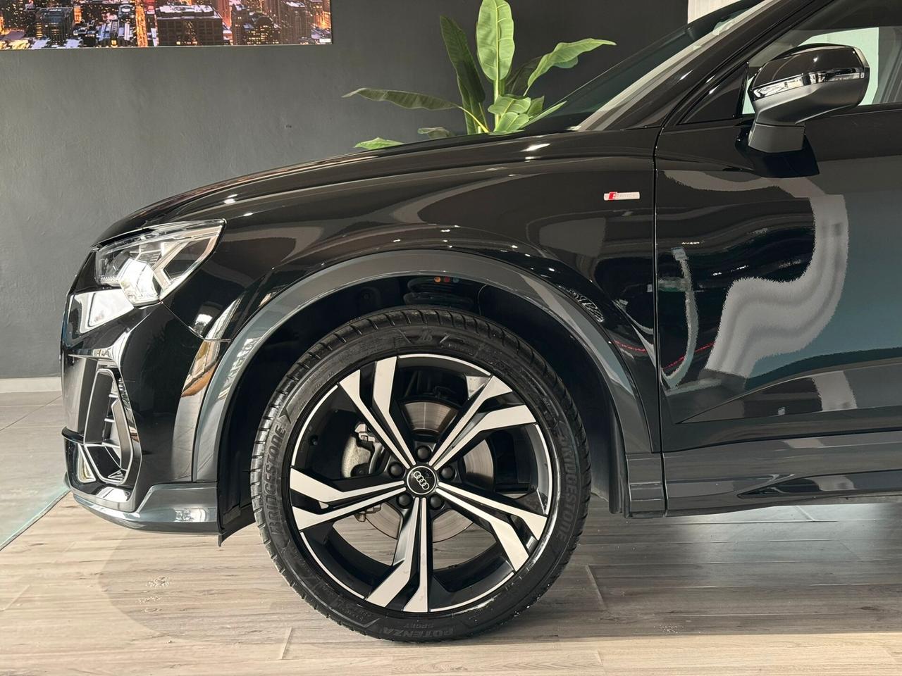 Audi Q3 SPB 35 TDI S tronic S-Line Identity Black