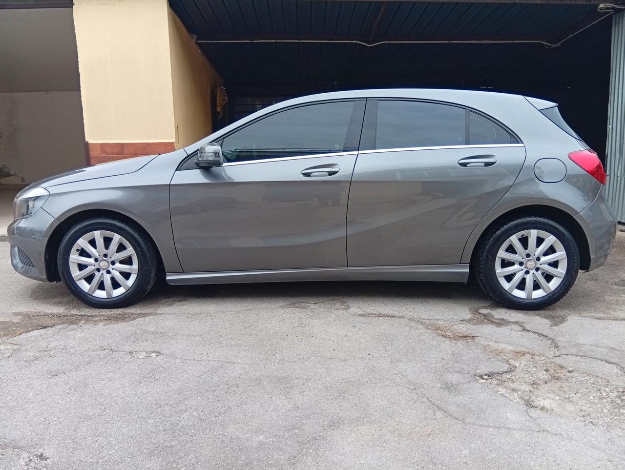 Mercedes-benz A 180 CDI BlueEFFICIENCY Automatic Sport