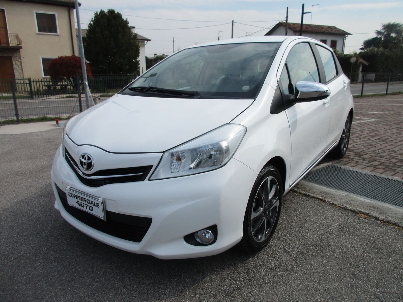 Toyota Yaris 1.0 5 porte Lounge OK NEOPATENTATI