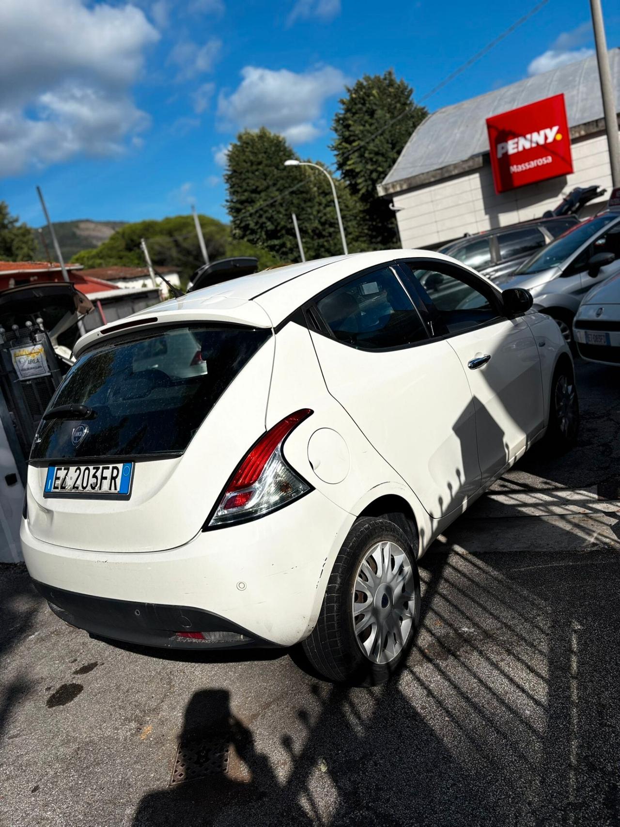 Lancia Ypsilon 1.2 69 CV 5 porte Gold