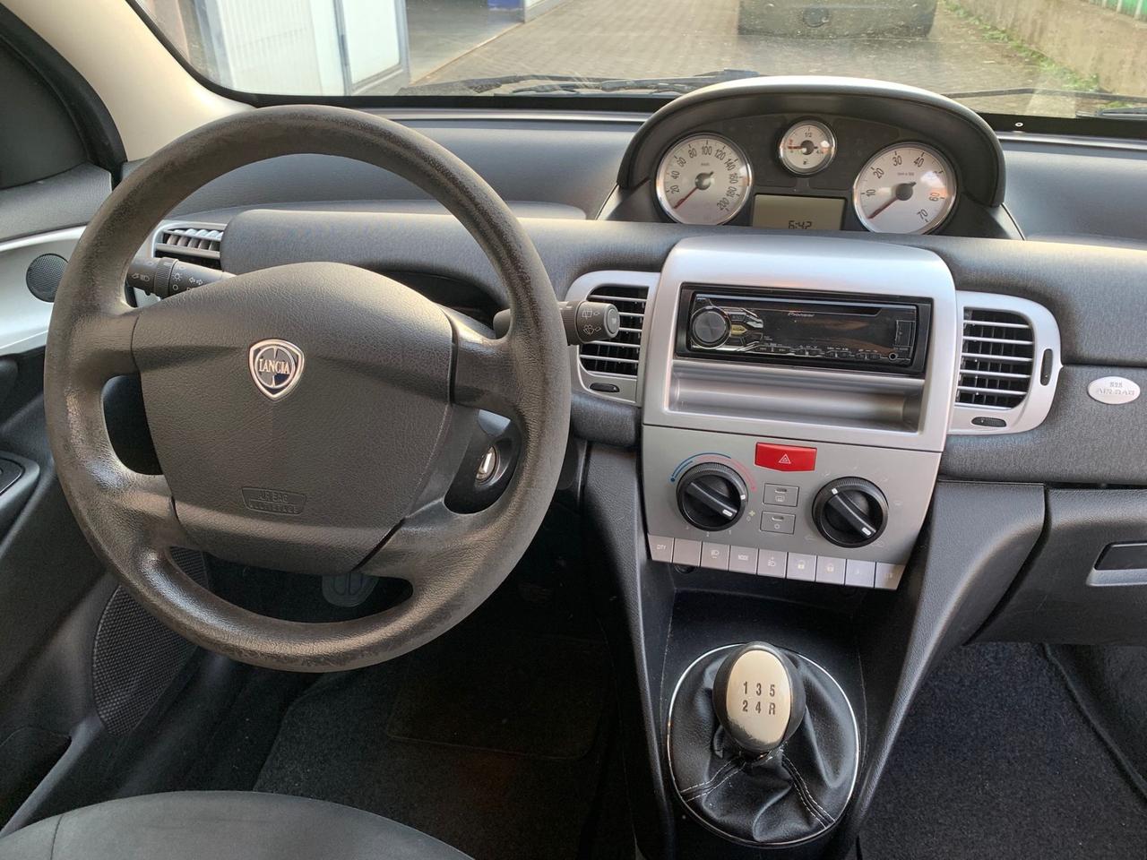 Lancia Ypsilon 1.3 MJT 16V 95 CV 5 porte S&S Silver