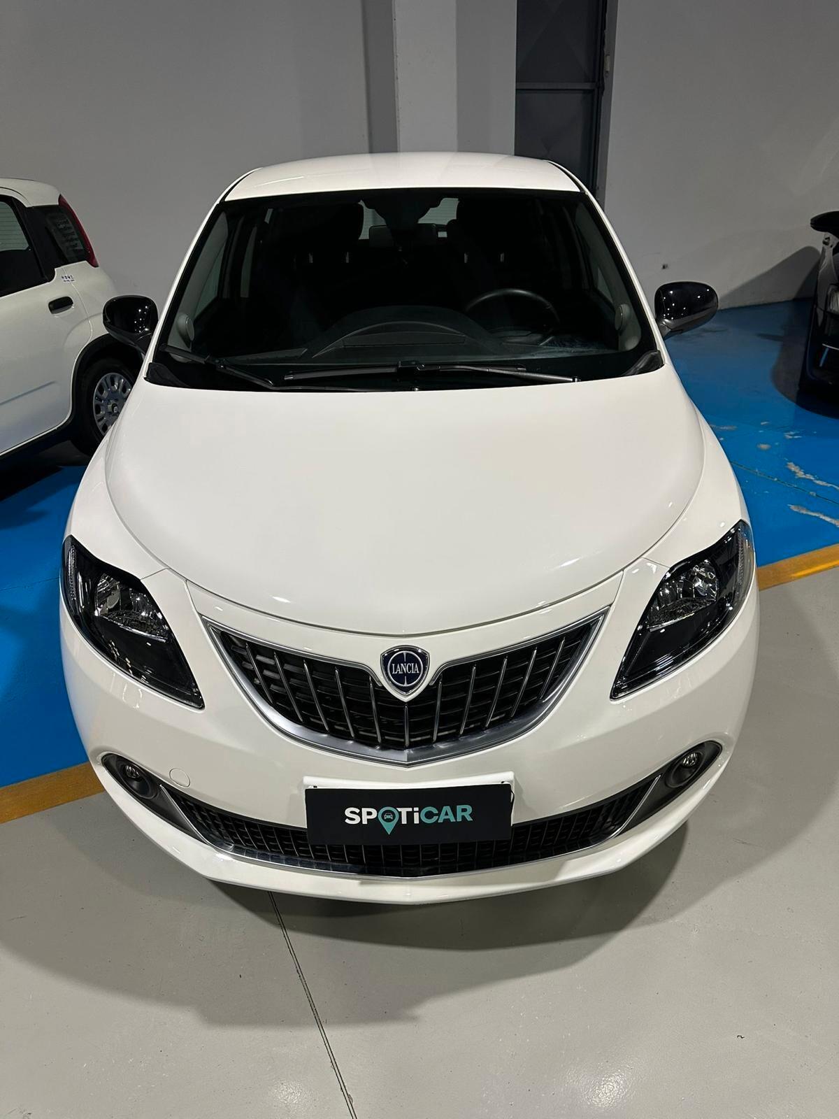 Lancia Ypsilon 1.0 FireFly 5 porte S&S Hybrid Platino
