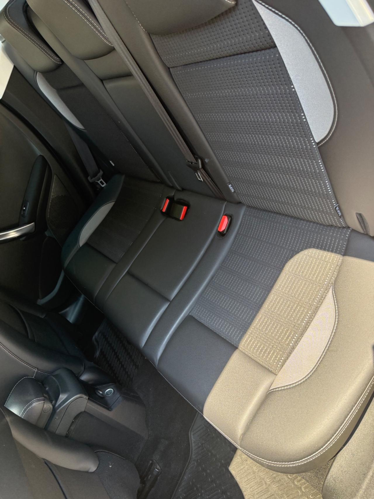 Peugeot 2008 BlueHDi 120 S&S Black Matt