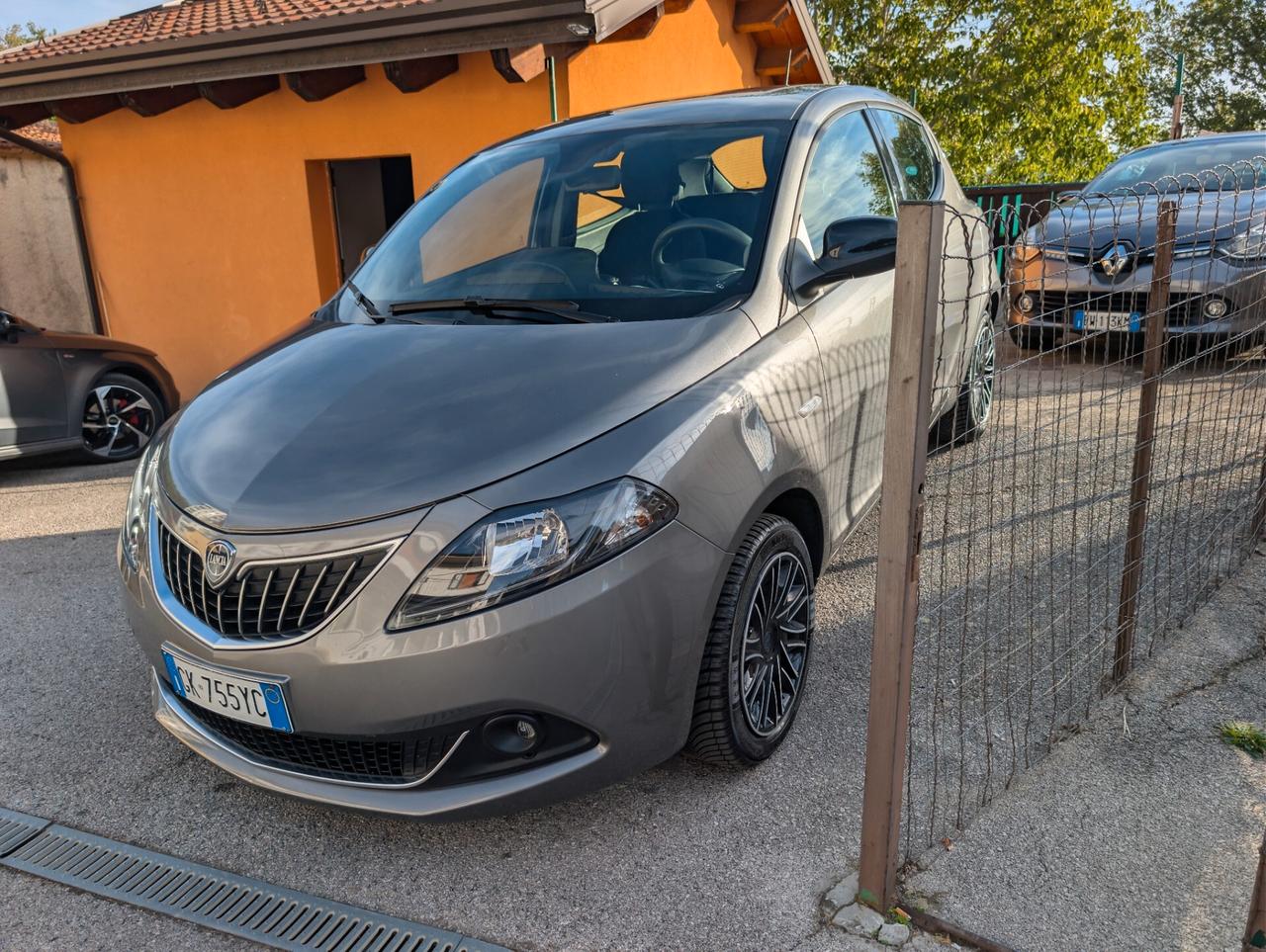 Lancia Ypsilon -NEOPATENTATI-NO BOLLO