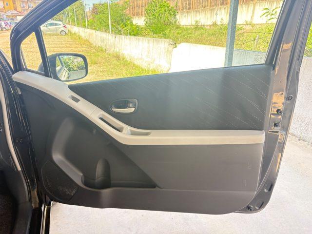 TOYOTA Yaris 1.3 AUTOMATICA KM E MOTORE ORIGINALI - PRONTA CONS