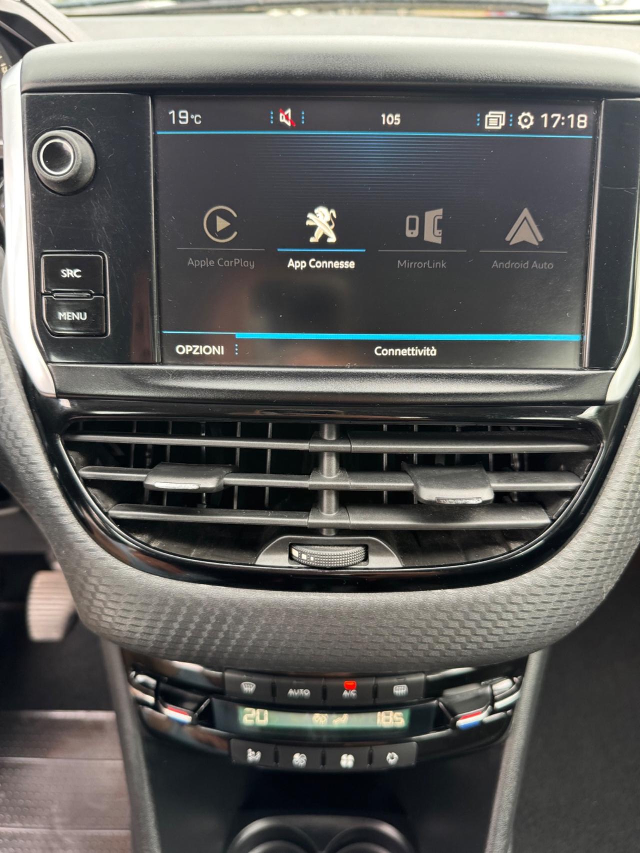 Peugeot 208 tagliandata cinghia nuova Neopatentati